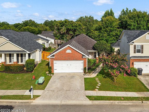 4th image of 2012 Summerton Circle