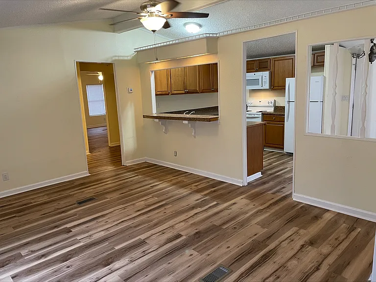4617 W Bellarose St — Photo 7