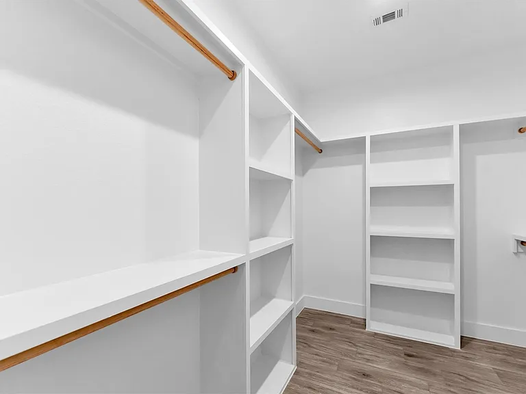 11403 Alcott Dr — Photo 37