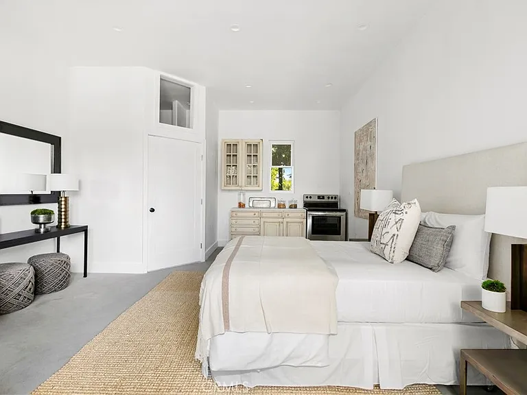 9625 Oak Pass Rd — Photo 22