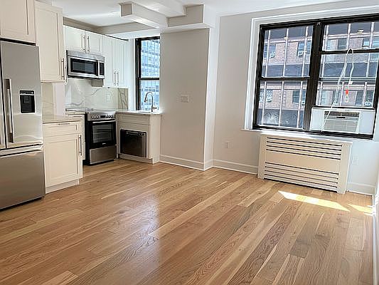 1st image of 160 E 48th St APT 4E