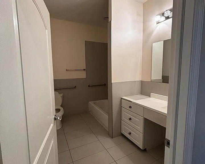 107 E Blackwell St #2 — Photo 9