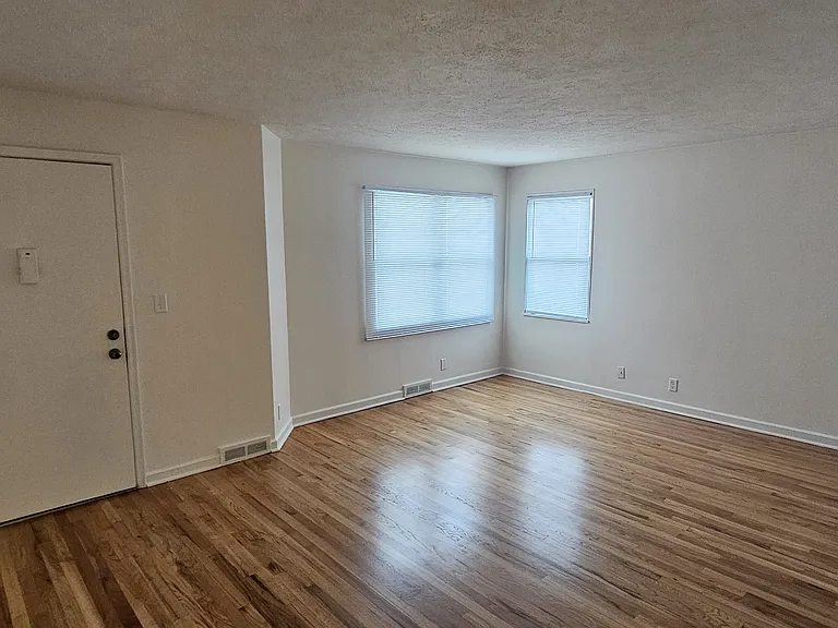5057 Leavenworth St #2 — Photo 7