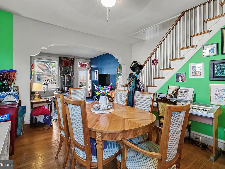 154 W Salaignac St — Photo 6