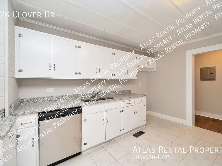 828 Clover Dr — Photo 16