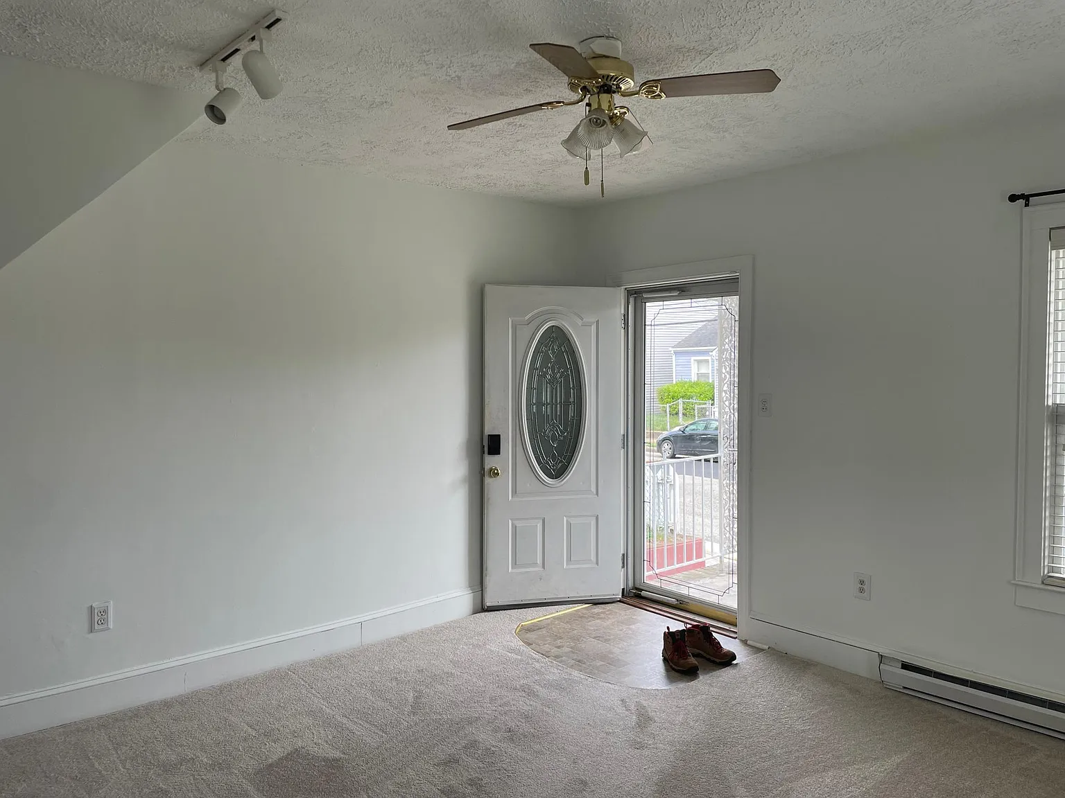 2 bed, 1034 sqft, $1,600 — Photo 4