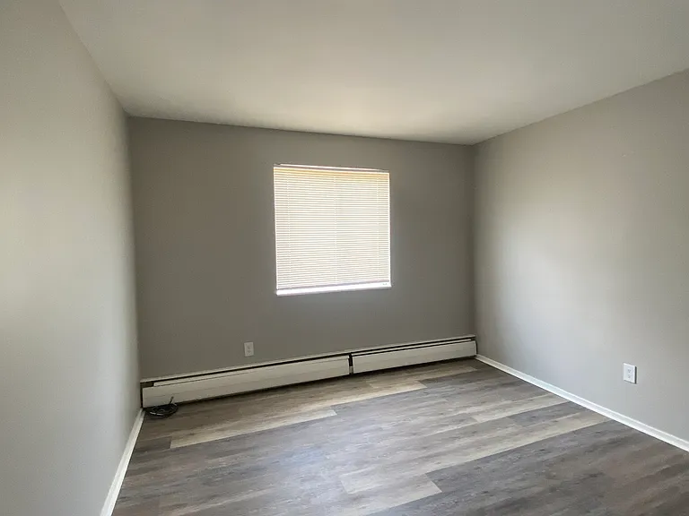 Creekside Apartments — Photo 25