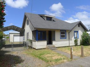 381 Hawthorne Ave, Reedsport, OR 97467