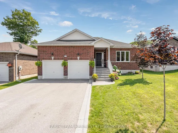 17 Hunter Ave, Tay, ON L0K 2A0