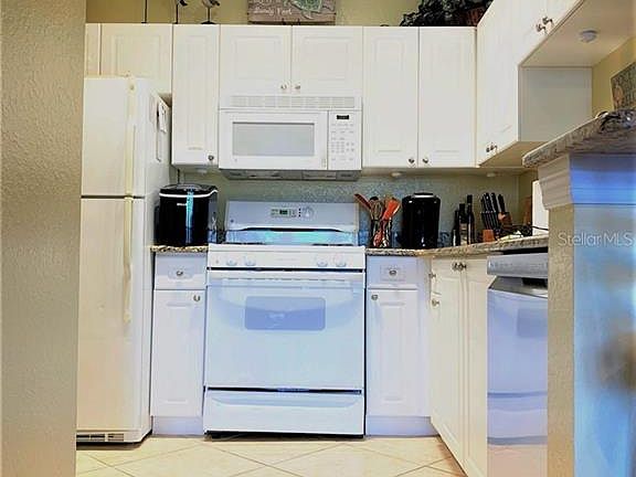 4th image of 2721 Via Murano Unit 323