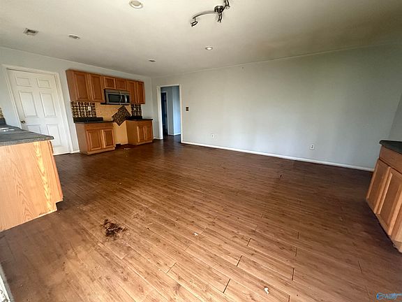 4th image of 886 Plummer Rd NW