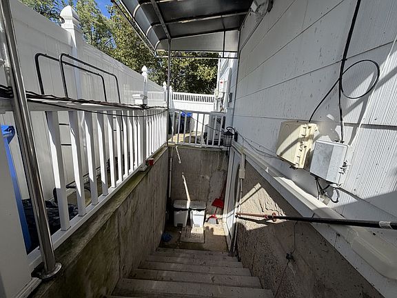 5th image of 97 Spratt Ave #1