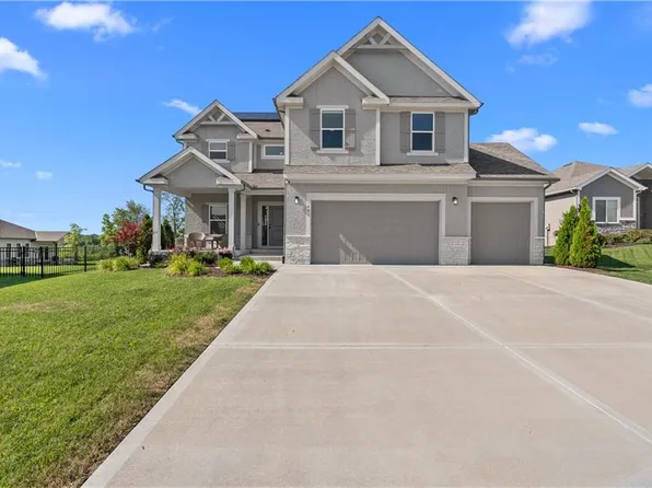 409 SW Nelson Dr, Blue Springs, MO 64029