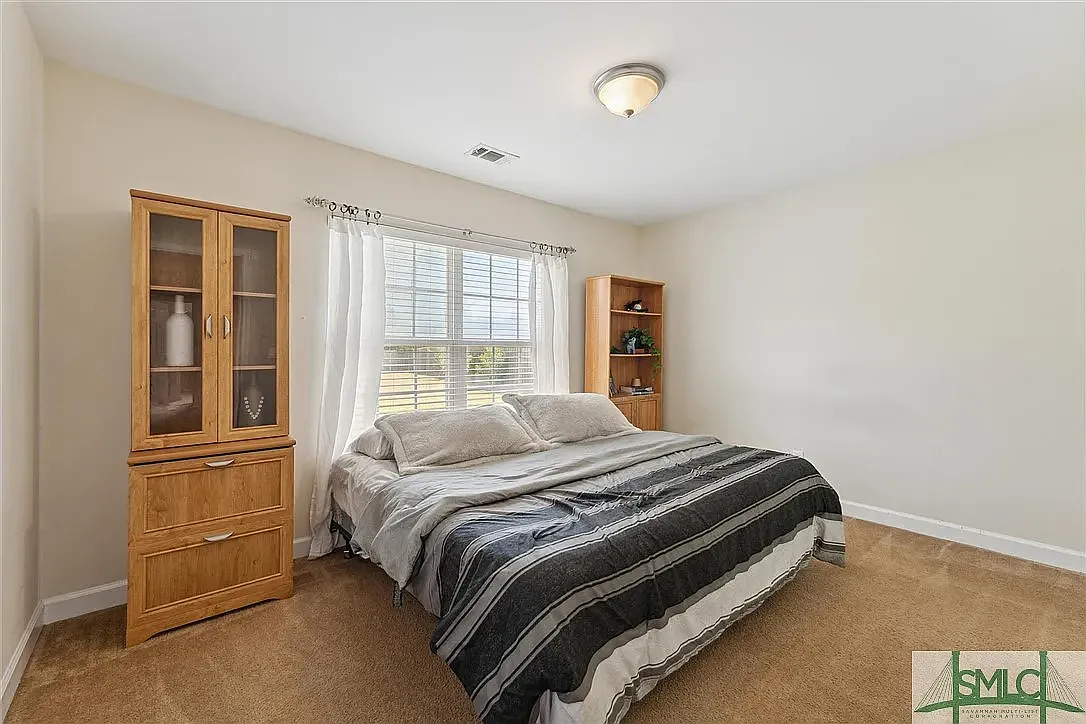 4 bed, 1690 sqft, $850 — Photo 1