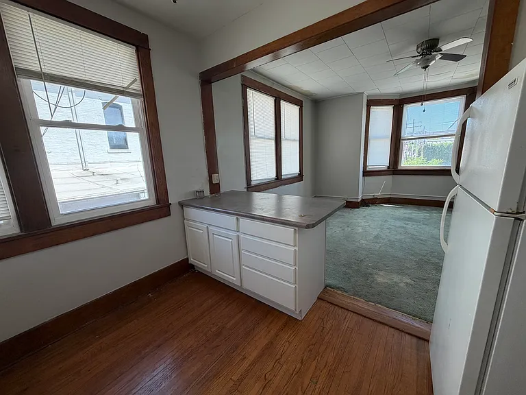 112 W Jackson St #1 — Photo 2