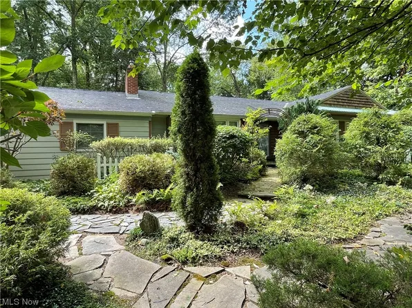 9877 Wilson Mills Rd, Chardon, OH 44024