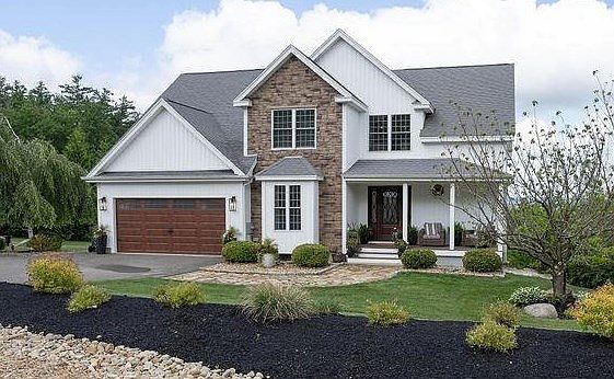 2nd image of 32 Hutchinson Lane