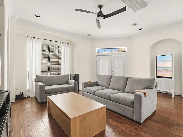 836 Garden Oaks Ter — Photo 13