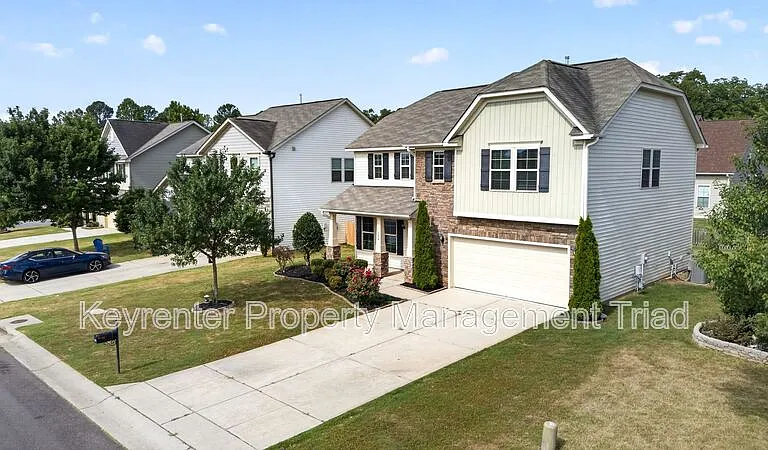 504 Eagles Way — Photo 6