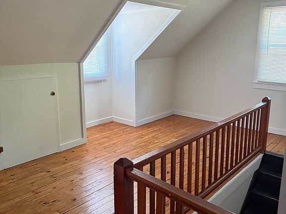 5th image of 216 Brandon Rd