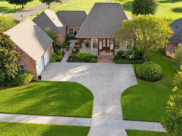 2402 S Turnberry Ave, Zachary, LA 70791