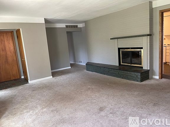 4th image of 97 W Highland Dr