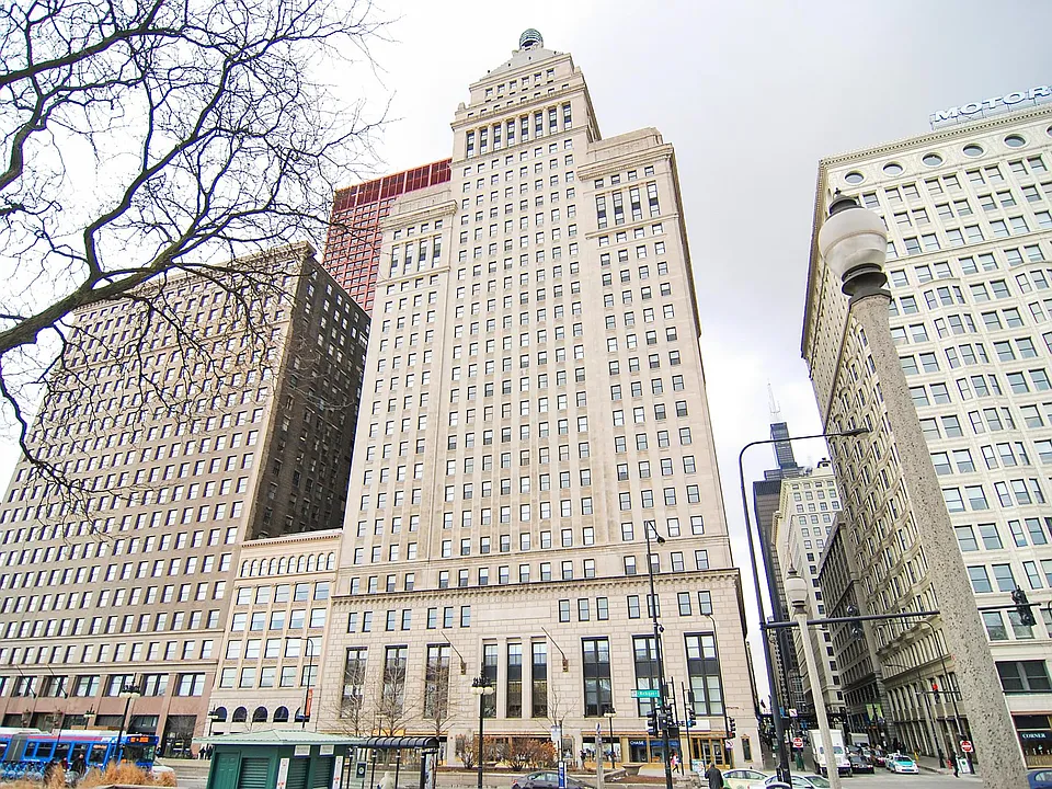 310 S Michigan Ave #1913
