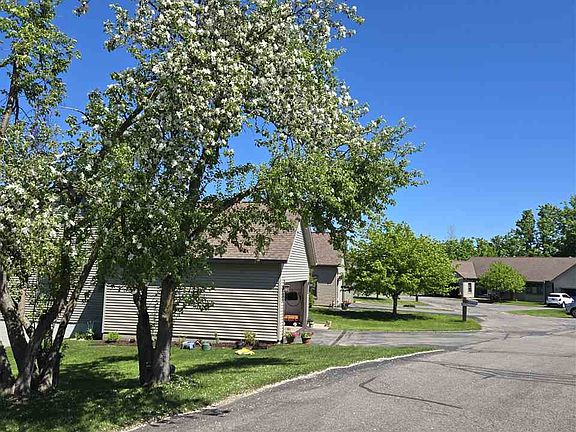 2nd image of 2015 Woods Ln #46