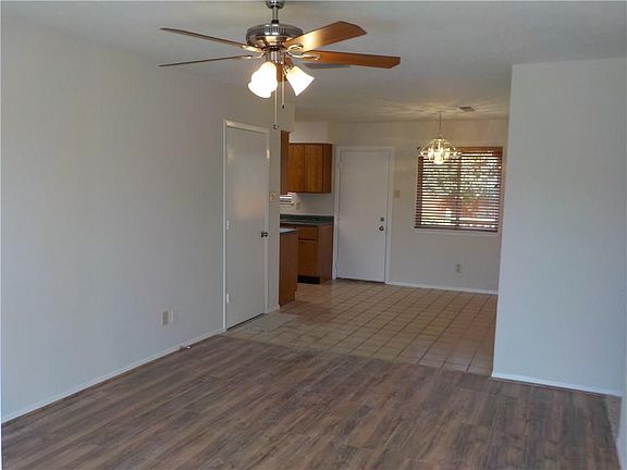 2nd image of 3817 Pacesetter Dr