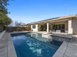 9015 Claro De Luna Dr, Bakersfield, CA 93314