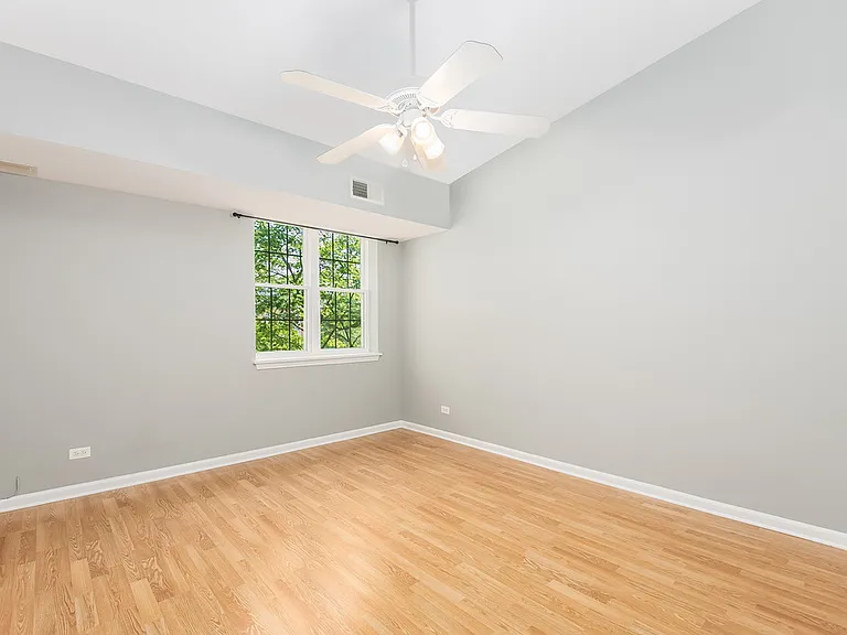 798 N Gary Ave #210 — Photo 7