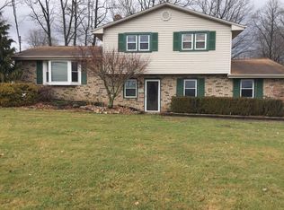 4766 Middletown Rd E, New Middletown, OH 44442