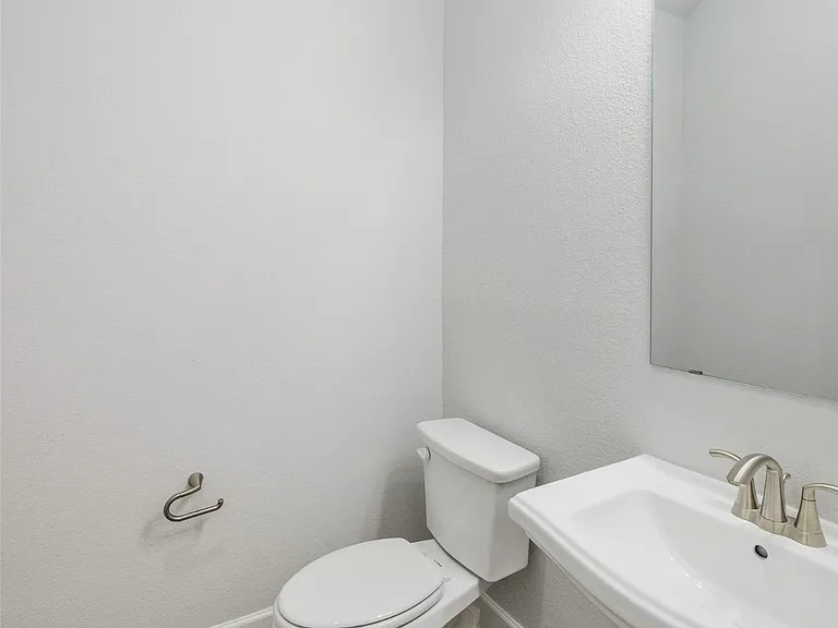 Powder Room / Bathroom 4.5