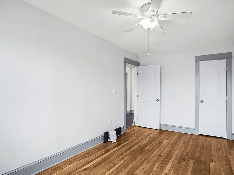 855 19th St NE #3 — Photo 11