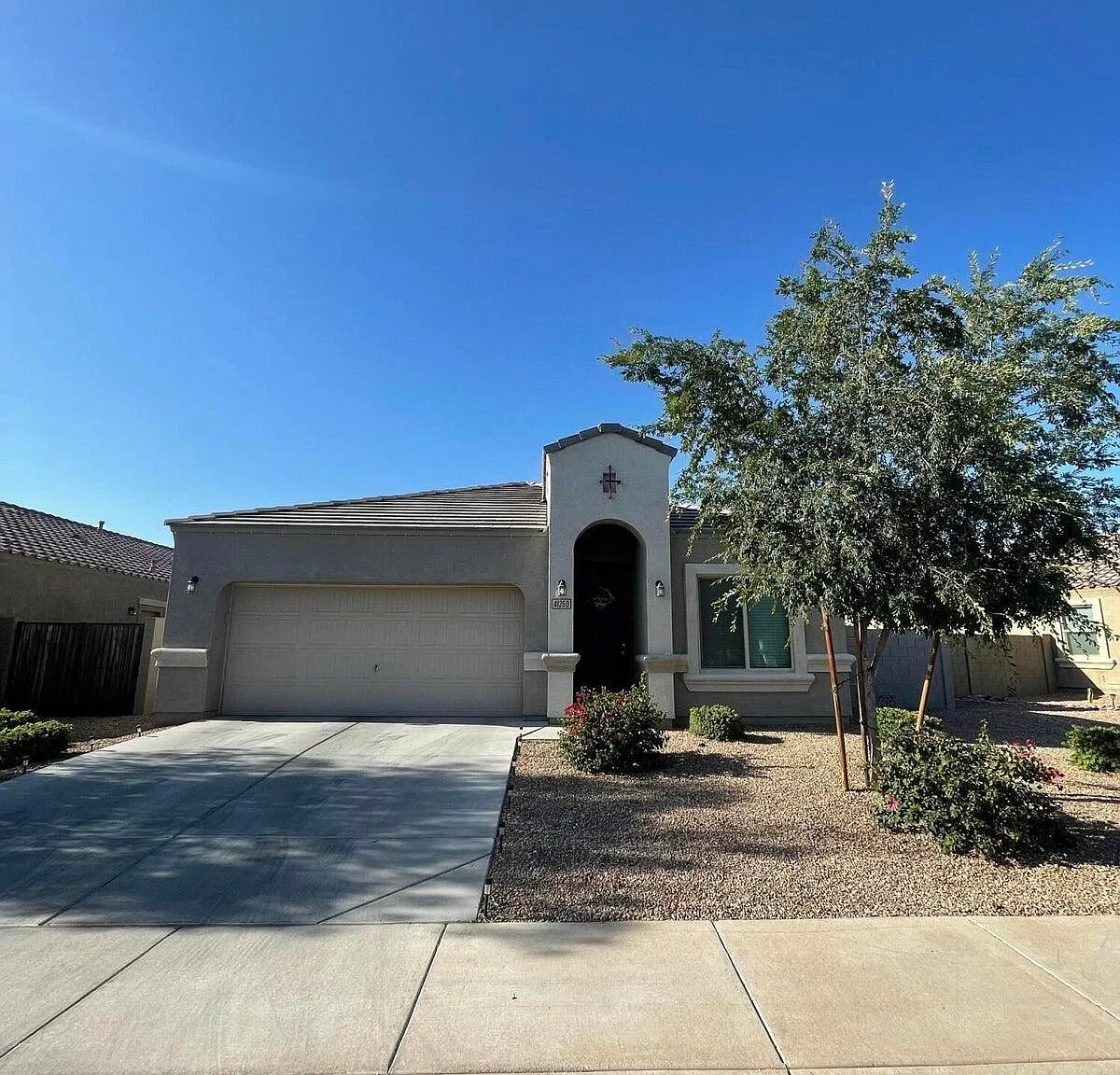 4 bed, 2.0 bath, 1600 sqft, $1,795 — Photo 2