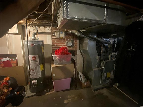 3rd image of 3506 Saint Genevieve Ln