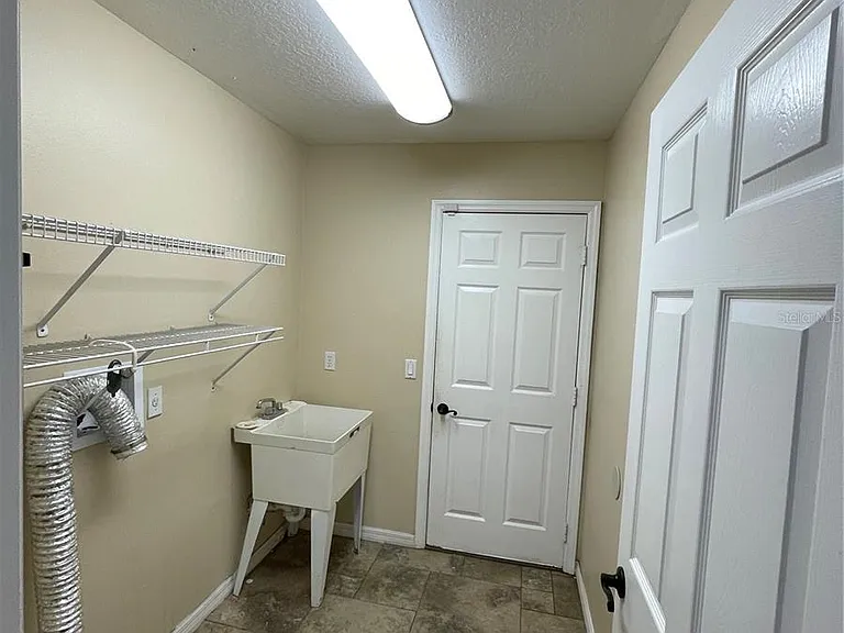 2266 Jessica Ln — Photo 15