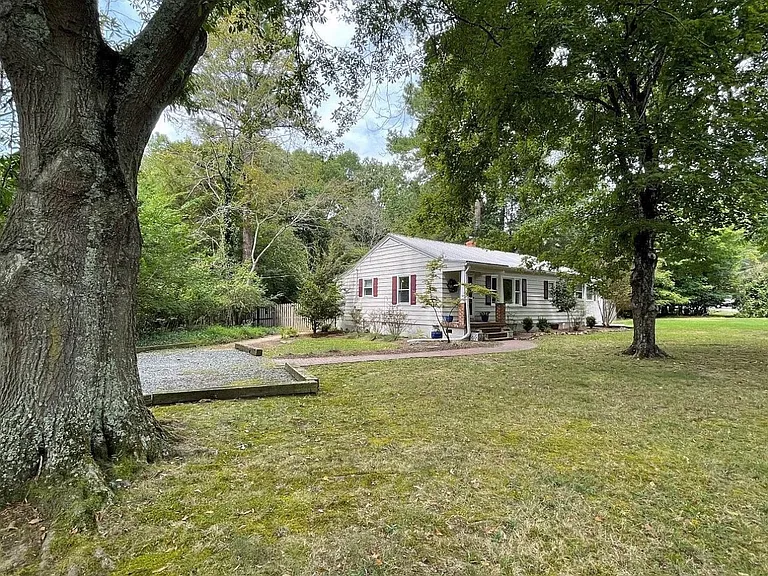 320 Barclay Rd — Photo 27