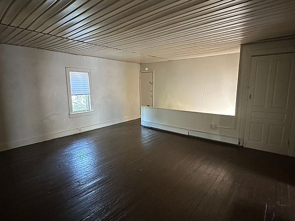 2nd image of 22 N Hartley St