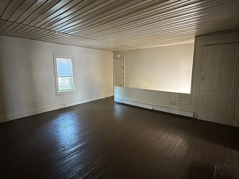 22 N Hartley St — Photo 2