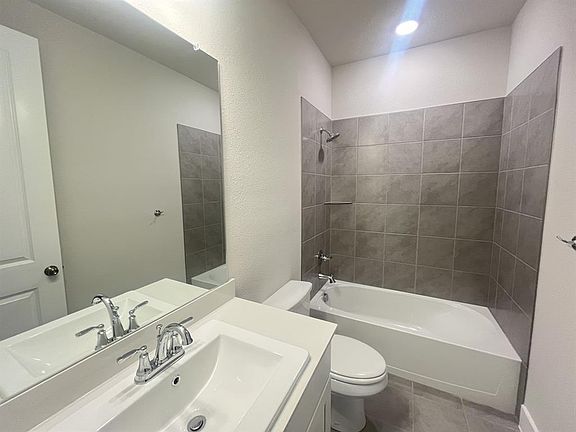 4th image of 7124 Dragonfly Ln #7124