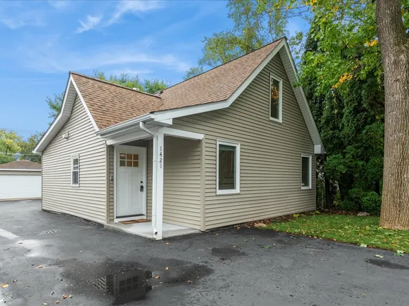 1421 N Oak Ave, Round Lake Beach, IL 60073
