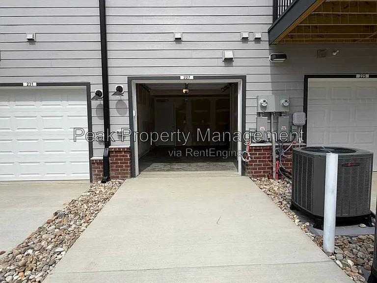 227 Brattice Dr — Photo 31