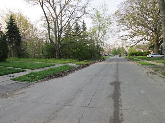 3rd image of 8099 Rosemont Ave