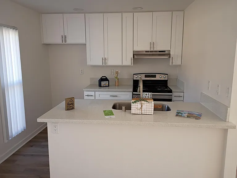 Huntington Garden Apartments — Photo 64