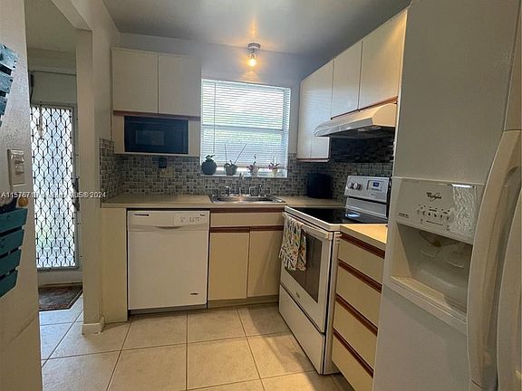 5th image of 9010 Sunrise Lakes Blvd APT 104