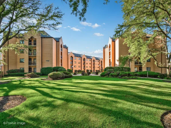7410 W Lawrence Ave Unit 115, Harwood Heights, IL 60706
