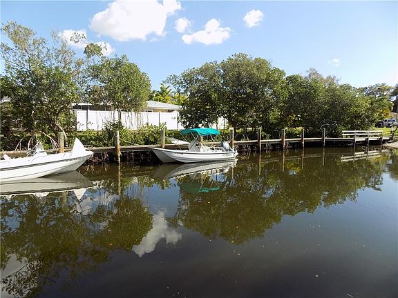 4th image of 2065 Oyster Creek Dr