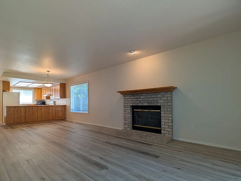 686 Oakdale Ave — Photo 1