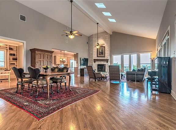 4th image of 5500 N Scout Island Cir